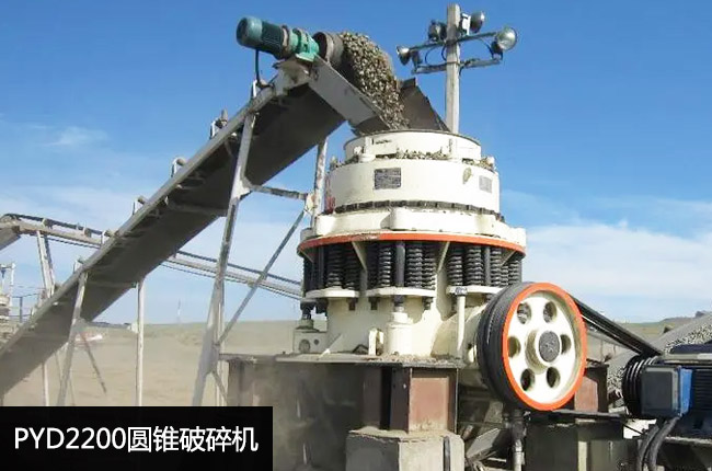 PYD2200���^�͏��ɈA�F