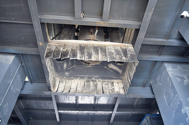 ����ɢ�b�C�r��