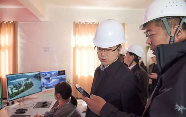 �F���~�ʭh(hu��n)���־��L(zh��ng)������һ���W�R���u(y��)���������{(di��o)��