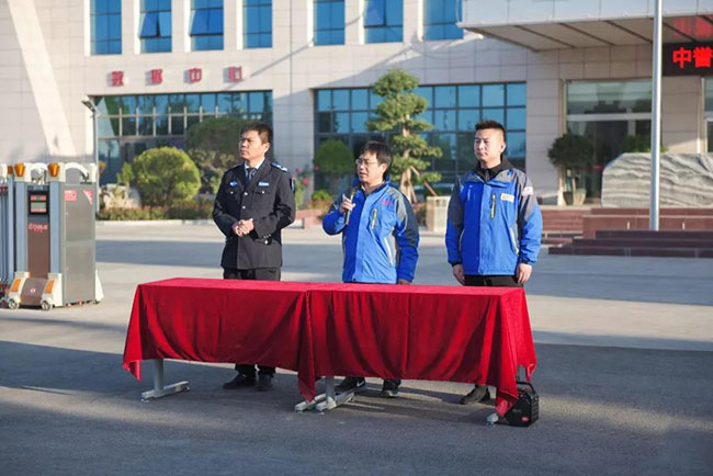 ���u���������b�����޹�˾�M�����������ݾ�