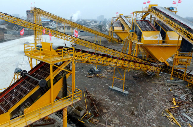 ��������Ж|��ʯ�ϏS�r(sh��)�a(ch��n)700��ɰʯ���a(ch��n)���Y��