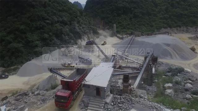 ��ɽ��Ĳ�ʯ�������D