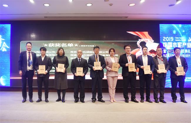 �C���F��